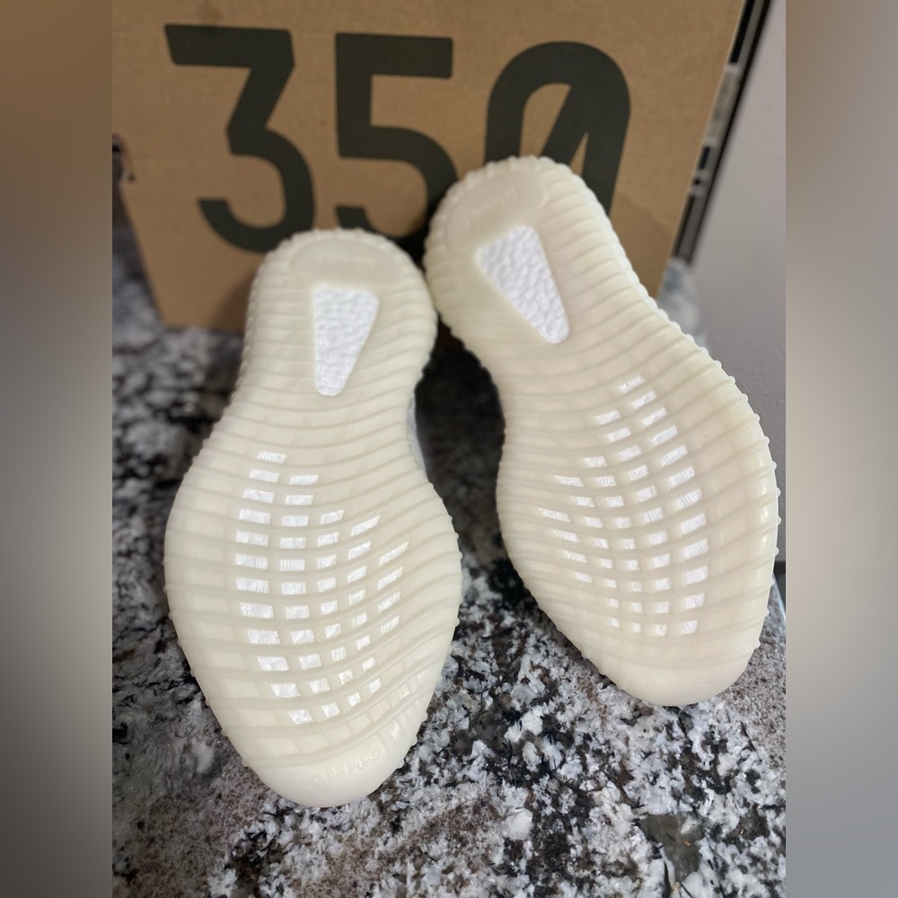 **NWT** Yeezy Boost 350 V2 Men’s - Picture 4 of 10